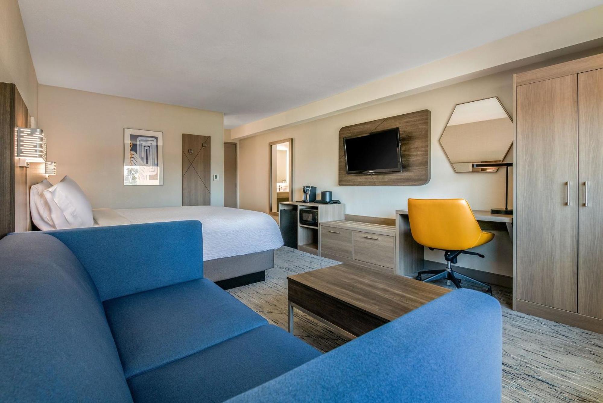 Holiday Inn Express San Diego South - National City By Ihg Exteriör bild