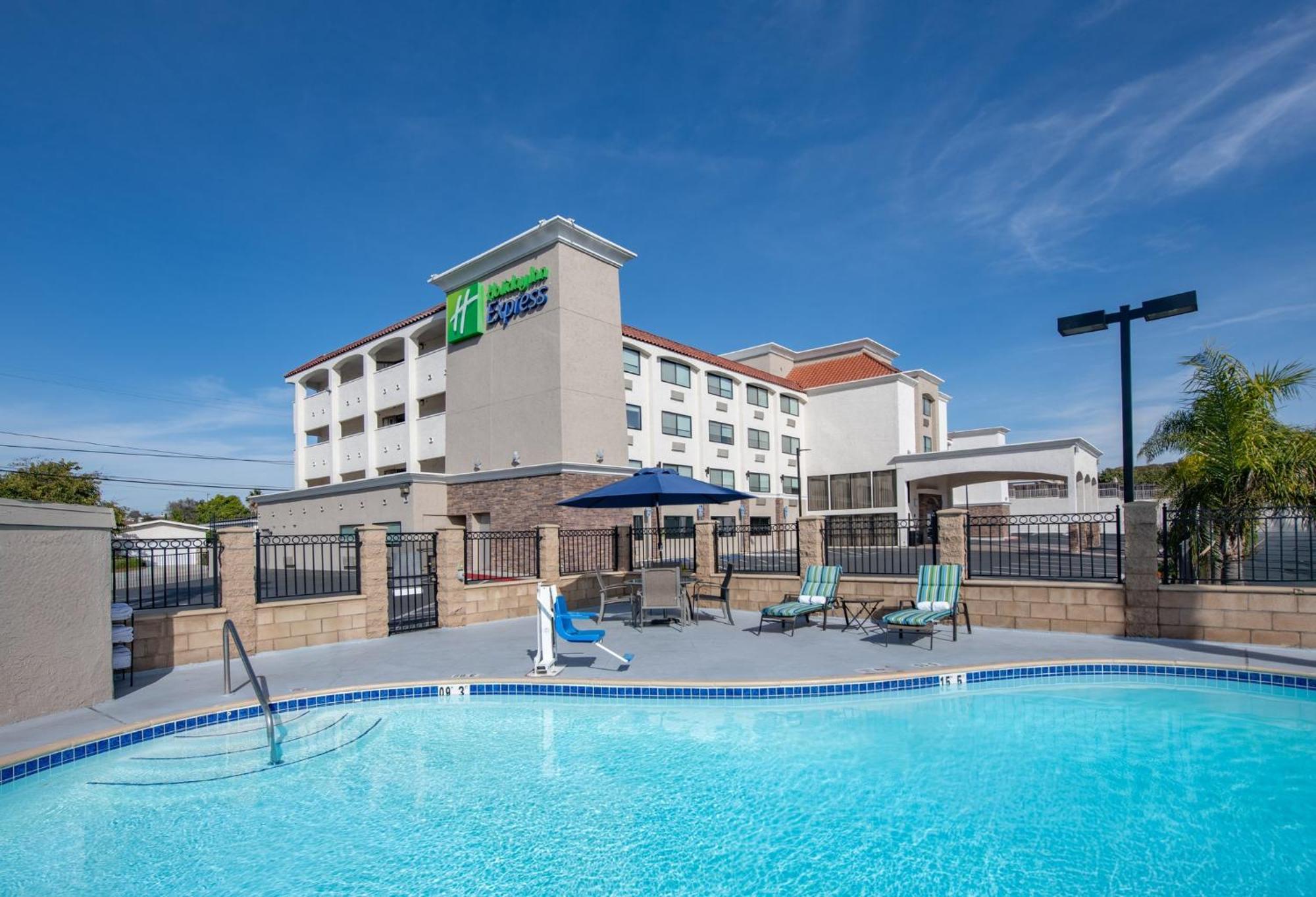 Holiday Inn Express San Diego South - National City By Ihg Exteriör bild
