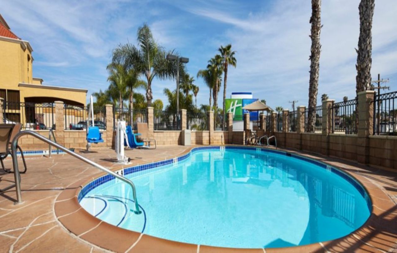 Holiday Inn Express San Diego South - National City By Ihg Exteriör bild